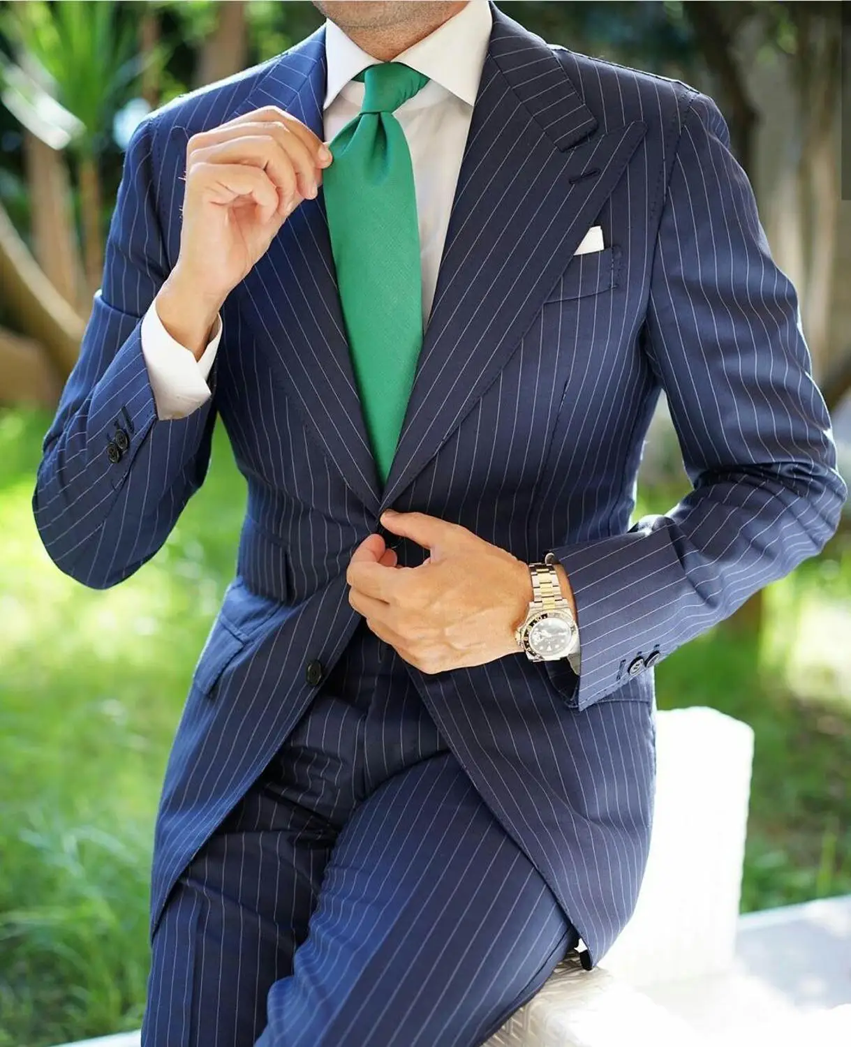 Sıcak Satış Donanma İnce Çizgili Erkek Takım Elbise Doruğa Yaka İki Düğme Damat Düğün İş Balo Parti Blazer Ceket (Ceket + Pantolon) Görüntü 1